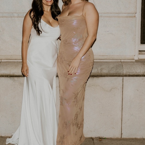 GABRIELLE IRIDESCENT CAFE AU LAIT MAXI DRESS
House of CB - Picture 6 of 6